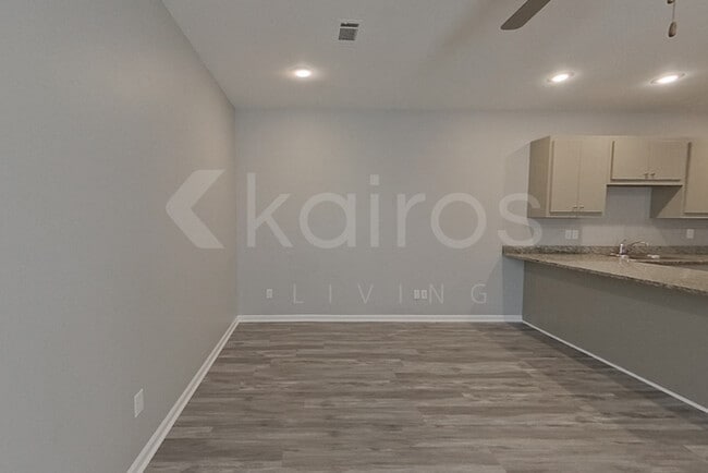 Building Photo - 2009 Wilson Road Unit B