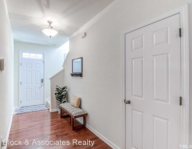 Building Photo - 3 br, 2.5 bath House - 708 Mardonie Reach ...