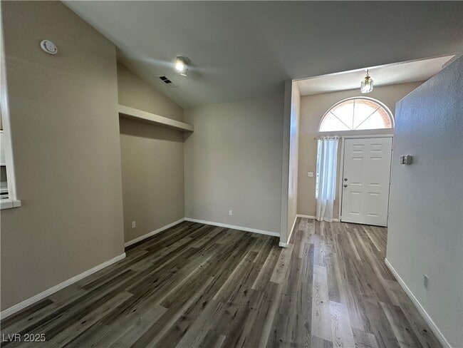 Building Photo - 1616 Watercreek Dr
