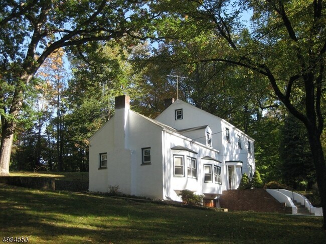 Building Photo - 75 Reinman Rd