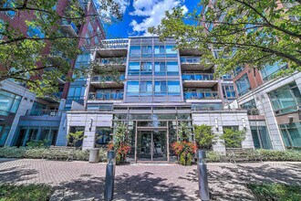 Building Photo - 500 Queens Quay W