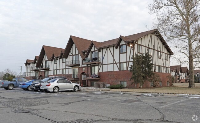 Building Photo - 835 W 26th St S