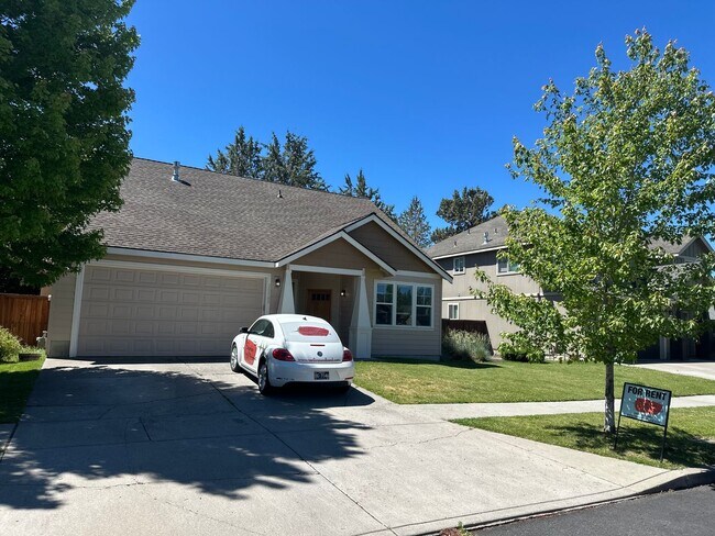 Building Photo - Beautiful home in SE Bend near Jewell Elementary!