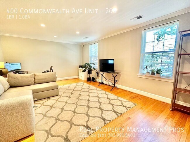 Foto del edificio - Sun-filled, Spacious Alexandria Condo: Wal...