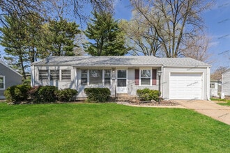Building Photo - 245 St Regis Ln