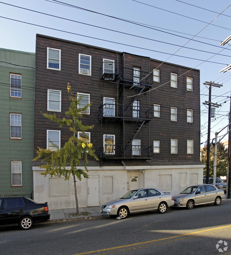 Primary Photo - 93-95 Central Ave
