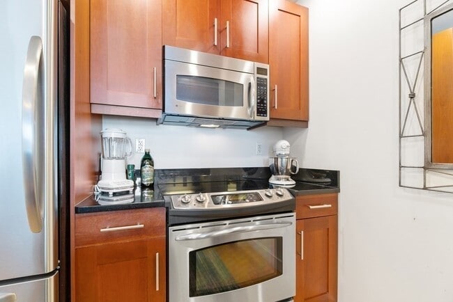 Building Photo - Awesome Luxury 1;bed, 1bath condo