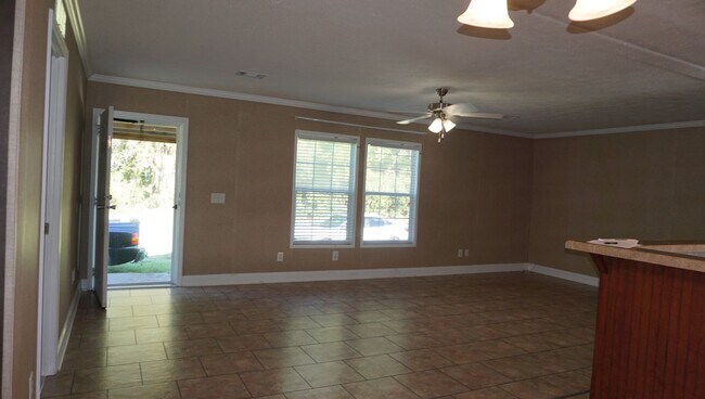 Foto del edificio - 3876 Rowell Rd