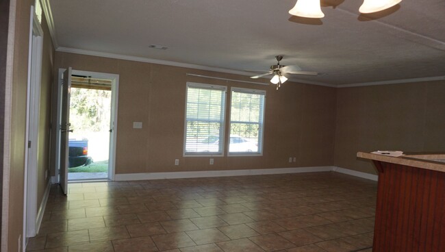 Building Photo - Home in the Lowndes County