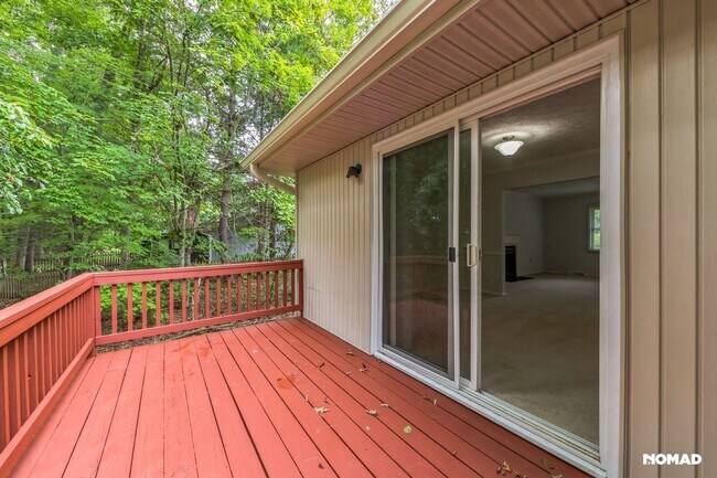 Building Photo - 16 Brushwood Rd