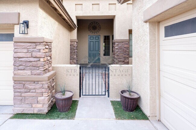 Foto del edificio - 2425 E Redwood Ct