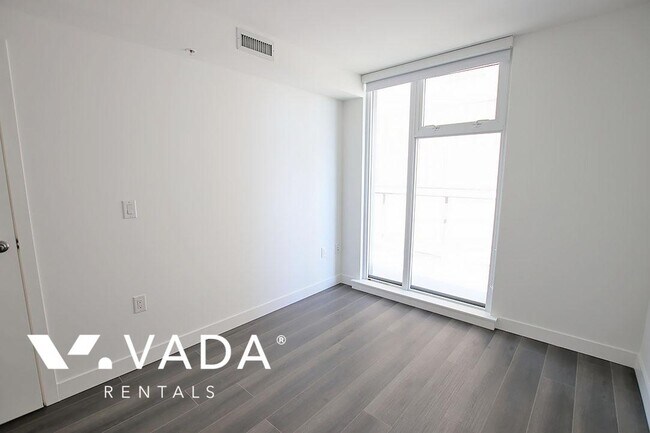 Photo du bâtiment - Fraser Commons At Marine 1 Bedroom Apartment Rental 201-8188 Fraser St Vancouver: VADAPM.com
