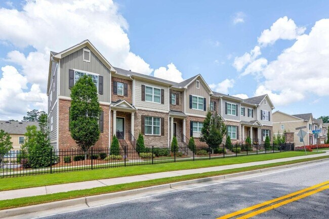 Building Photo - 225 Aventine Ln