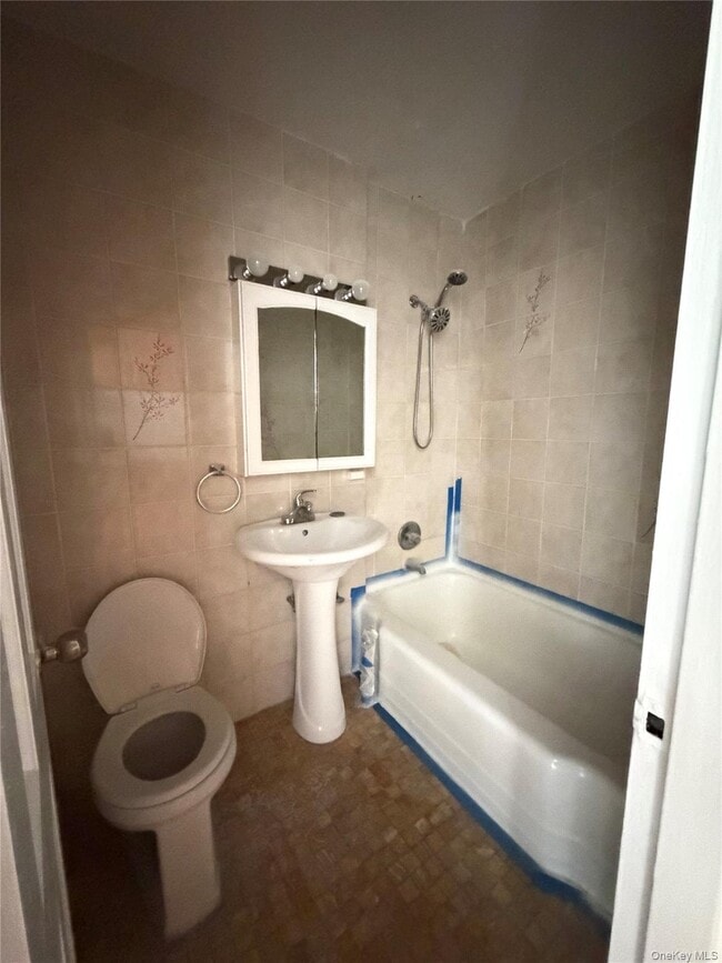 Building Photo - 42-95-95 Main St