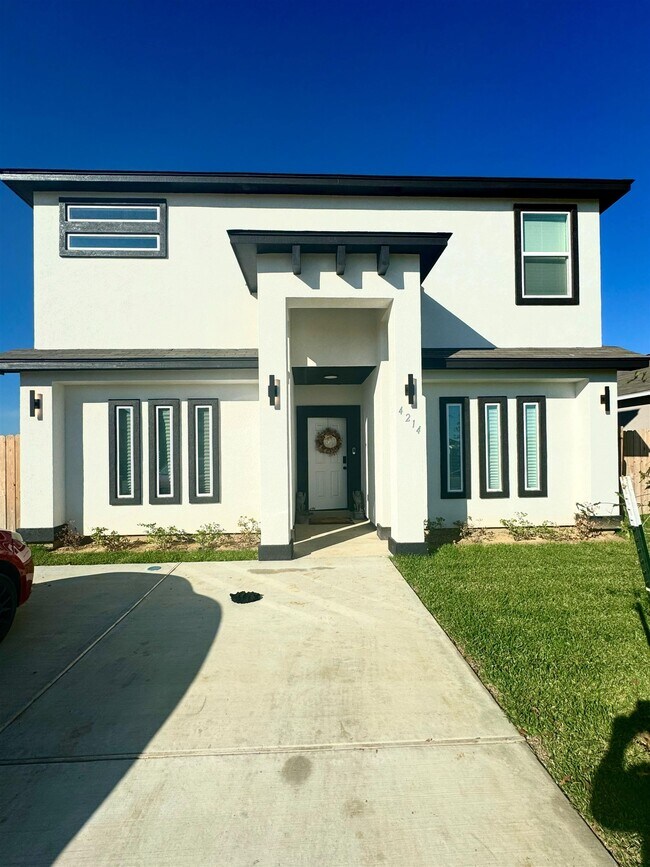 Foto del edificio - 4214 Gavilan Dr