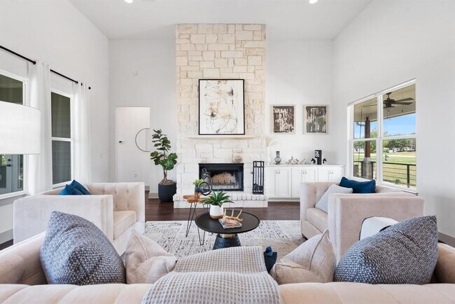 Foto del edificio - 529 Cypress Springs Dr