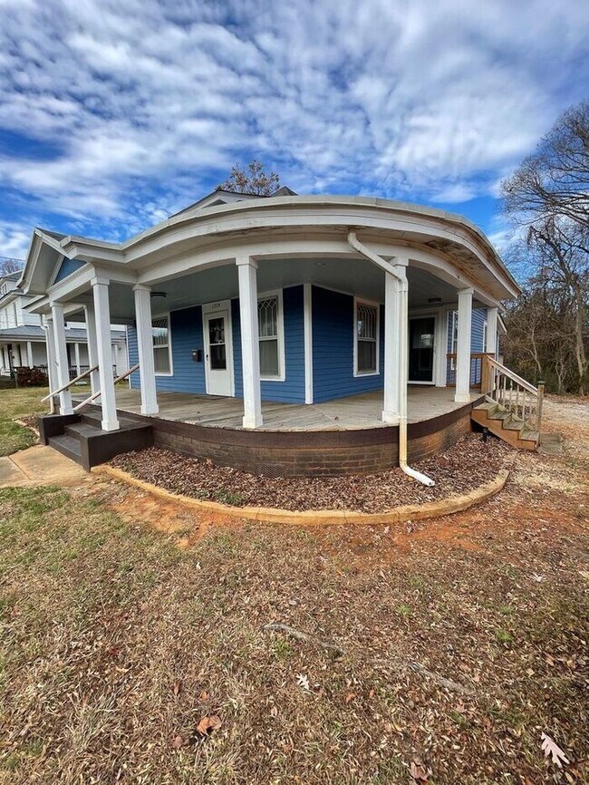 Charming 3Br/2.5 Ba Available for rent! House Rental in Spencer, NC