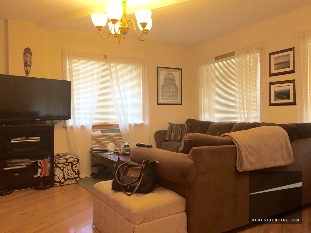 4220 23rd Ave Unit 1, Astoria, NY 11105 Room for Rent in Astoria, NY