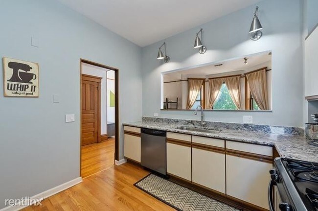 Foto del edificio - 4011 N Kenmore Ave