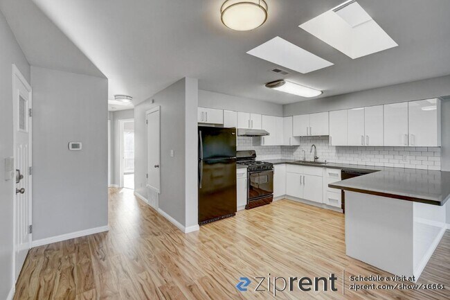 Foto del edificio - 1725 Quesada Ave