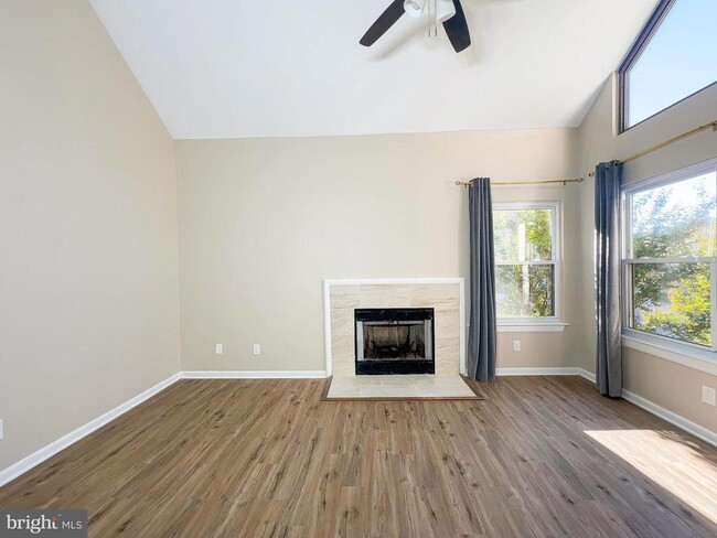 Foto del edificio - 13405 Shady Knoll Dr