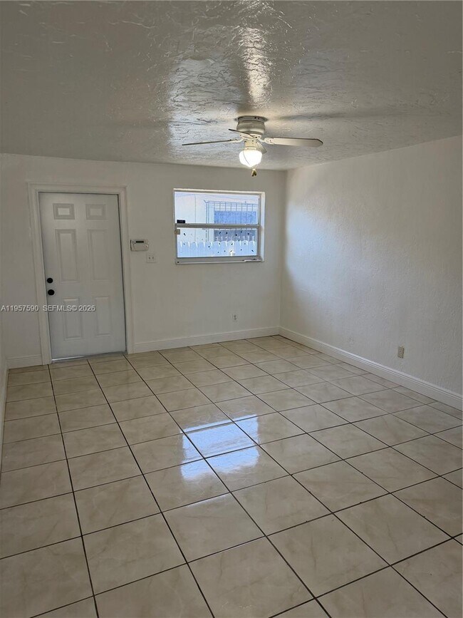 Foto del edificio - 2287 NW 33rd St