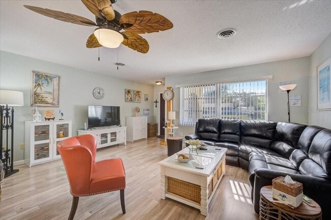 Foto del edificio - 476 W Seminole Dr