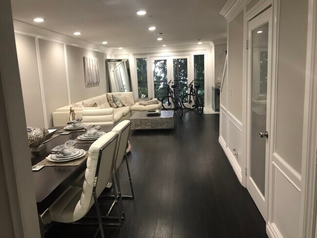 Sala de estar - 3401 Barham Blvd
