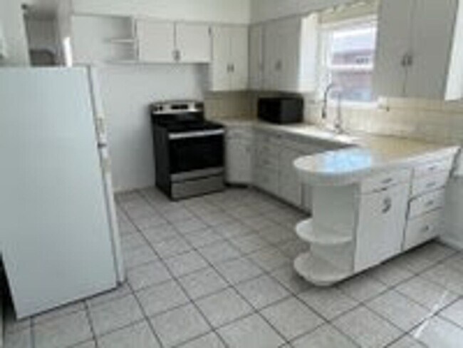 Foto del edificio - Carlson Duplex
