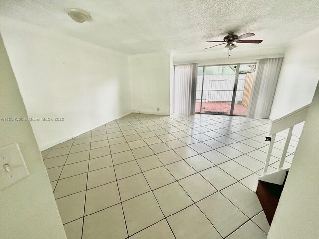 Building Photo - 854 Crystal Lake Dr