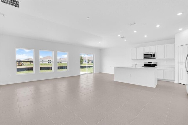 Foto del edificio - 4688 Golden Knight Blvd