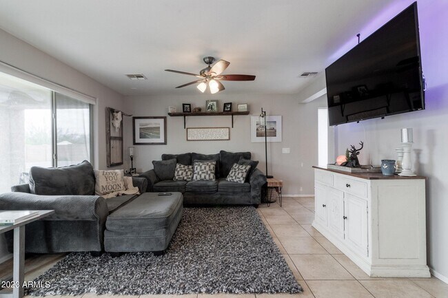 Building Photo - 7872 W Desert Blossom Way