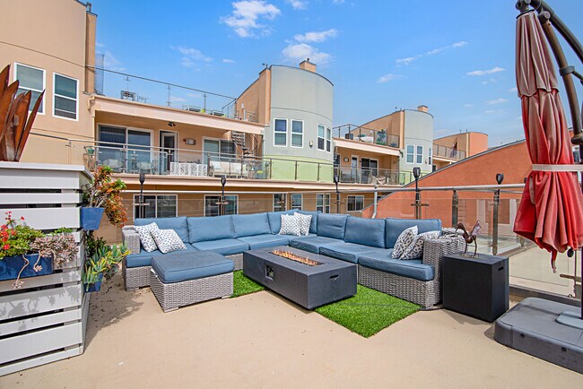 Foto del edificio - 401 N Coast Hwy