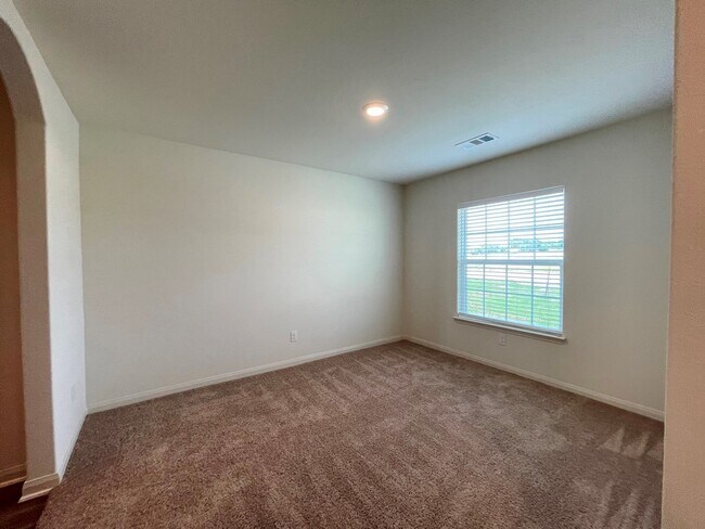 Foto del edificio - 313 Cres Park Dr