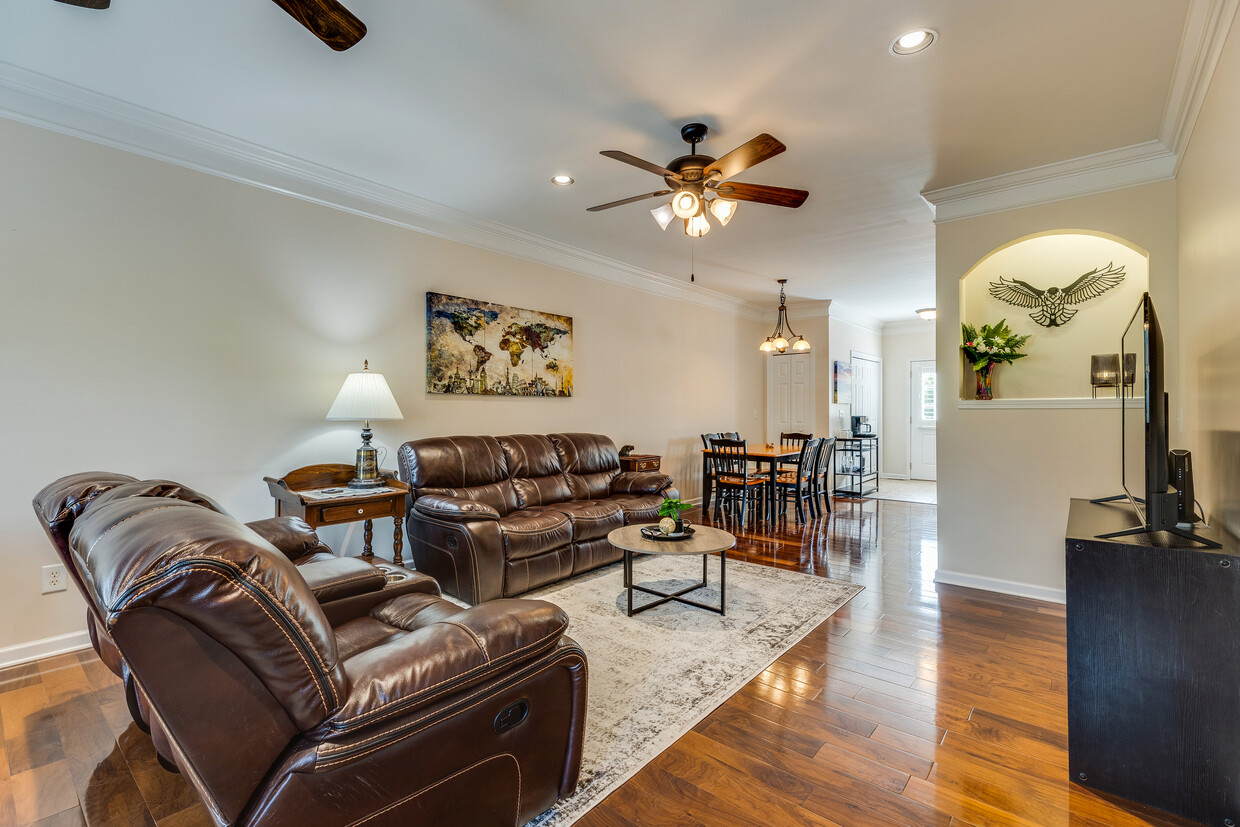 Foto principal - 1709 Cherokee Rd
