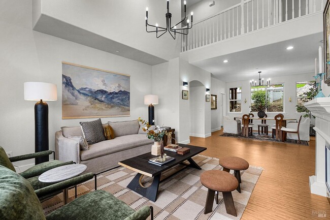 Foto del edificio - Luxury Living in Fountaingrove