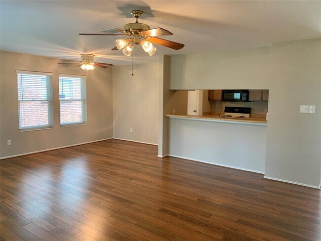 Building Photo - 14806 Cypress Valley Dr