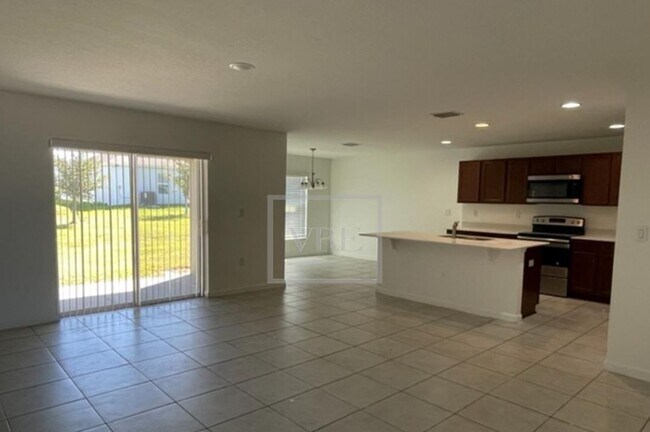 Foto del edificio - 1469 Lucerne Loop Road NE