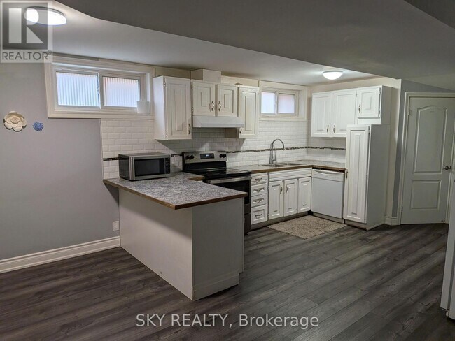 Building Photo - 3 Panorama Crescent