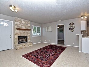 Building Photo - 8905 Pineridge Dr