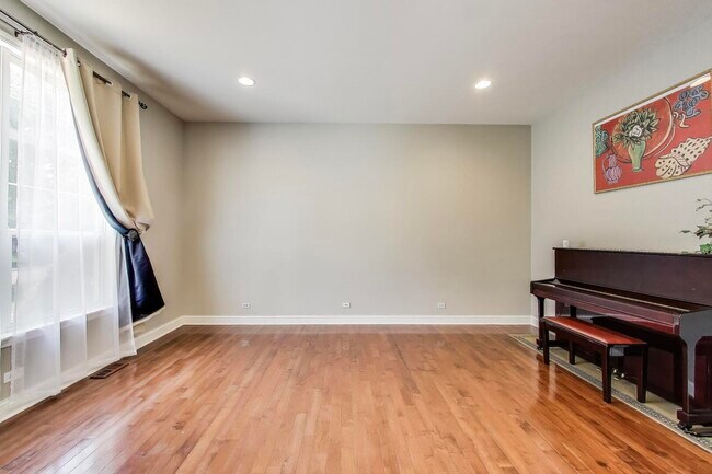 Building Photo - 613 Kinnear Cove