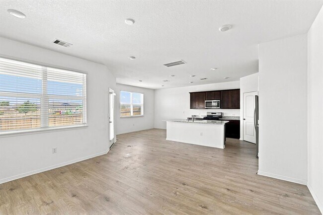 Foto del edificio - 429 Brody Ln