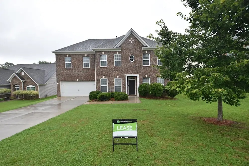 Primary Photo - 205 Sassafras Rd