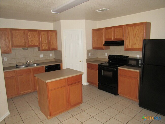 Building Photo - 6006 Sulfur Spring Dr