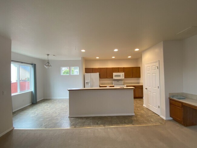Building Photo - Coming Soon! Spacious Two Story Home In Ja...