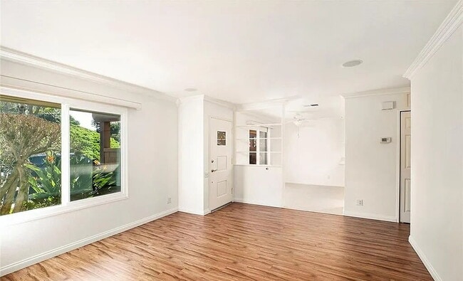 Building Photo - "Charming 1-Bedroom Retreat: Cozy 717 Sq Ft Haven in Sunny CA!"