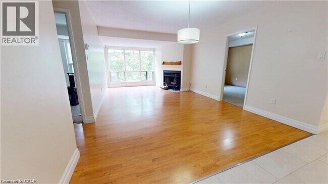 Photo du bâtiment - 15 Hofstetter Ave