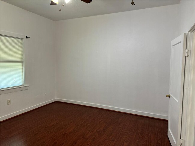 Foto del edificio - 712 Harrington St