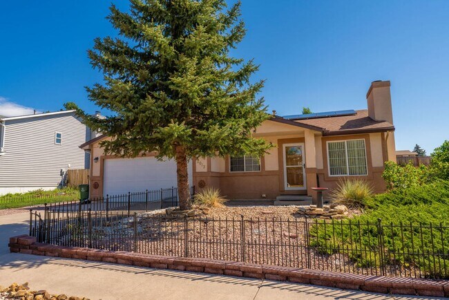 Foto del edificio - ***MOVE IN SPECIAL*** $500 OFF 1st MONTH'S...