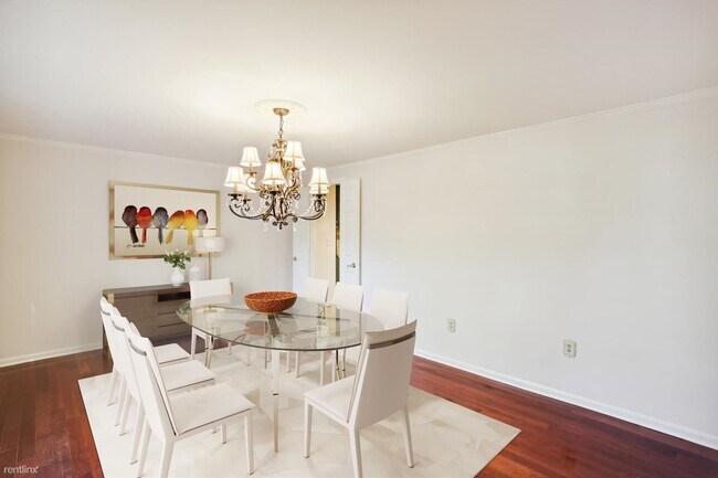 Building Photo - 4 br, 3.5 bath House - 6 Starlight Ct